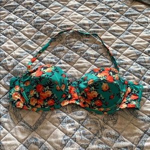 URBAN OUTFITTERS • FLORAL HALTER / STRAPLESS TOP